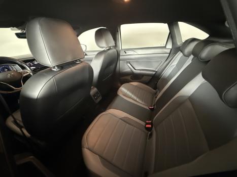 VOLKSWAGEN Nivus 1.0 4P FLEX 200 TSI HIGHLINE TURBO AUTOM�TICO, Foto 8