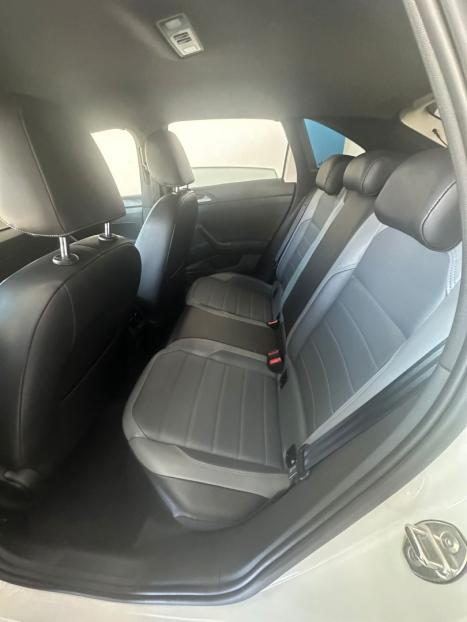 VOLKSWAGEN Nivus 1.0 4P FLEX 200 TSI HIGHLINE TURBO AUTOM�TICO, Foto 9