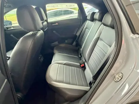 VOLKSWAGEN Nivus 1.0 4P FLEX 200 TSI HIGHLINE TURBO AUTOMÁTICO, Foto 10