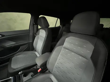 VOLKSWAGEN T-Cross 1.0 4P 200 TSI FLEX COMFORTLINE AUTOM�TICO, Foto 10