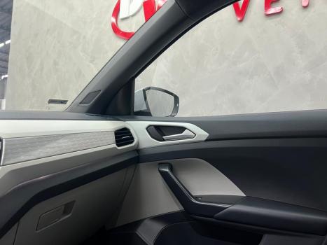 VOLKSWAGEN T-Cross 1.4 4P 250 TSI FLEX HIGHLINE AUTOM�TICO, Foto 8