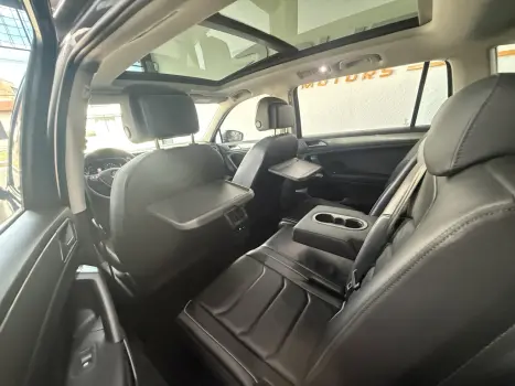 VOLKSWAGEN Tiguan 1.4 250 TSI TOTAL FLEX ALLSPACE COMFORTLINE TURBO AUTOM�TICO TIPTRONIC, Foto 8