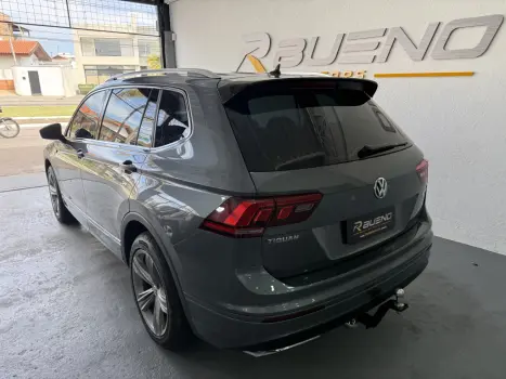 VOLKSWAGEN Tiguan 1.4 250 TSI TOTAL FLEX ALLSPACE COMFORTLINE TURBO AUTOM�TICO TIPTRONIC, Foto 4