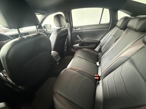 VOLKSWAGEN Virtus 1.0 4P 200 TSI FLEX HIGHLINE AUTOM�TICO, Foto 8