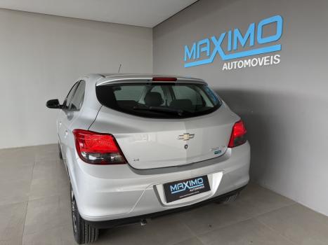 CHEVROLET Onix Hatch 1.4 4P FLEX LTZ, Foto 4