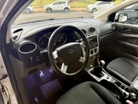 FORD Focus Hatch 1.6 16V 4P FLEX GL, Foto 8