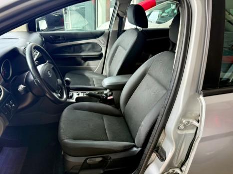 FORD Focus Hatch 1.6 16V 4P FLEX GL, Foto 9