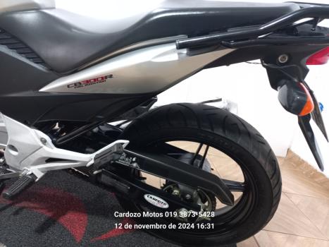 HONDA CB 300 R STD, Foto 3