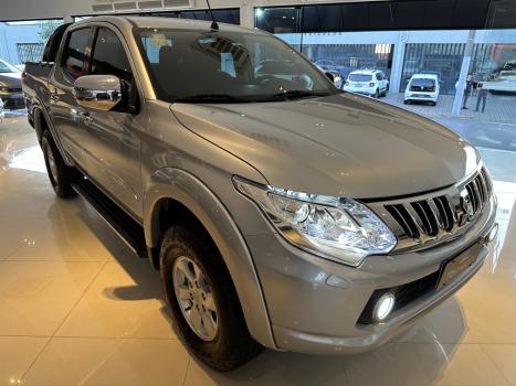 MITSUBISHI L 200 Triton 2.4 16V SPORT HPE TOP 4X4 CABINE DUPLA TURBO DIESEL AUTOMTICO, Foto 3