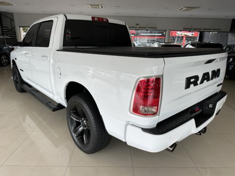 RAM Classic 5.7 V8 32V 4P HEMI LARAMIE NIGHT EDITION AUTOMTICO, Foto 6