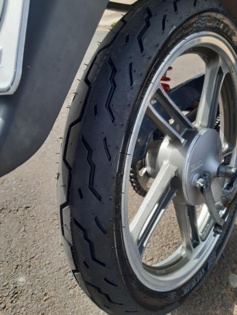 SUZUKI GSR 125 , Foto 5