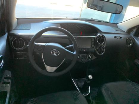 TOYOTA Etios Hatch 1.5 16V 4P FLEX PLATINUM, Foto 8