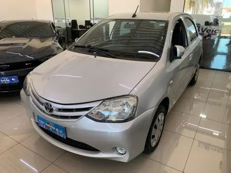 TOYOTA Etios Hatch 1.3 16V 4P FLEX, Foto 7