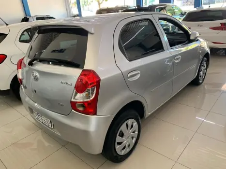 TOYOTA Etios Hatch 1.3 16V 4P FLEX, Foto 11