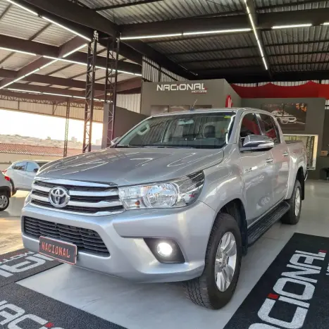 TOYOTA Hilux Caminhonete 2.8 16V 4P SR 4X4 DIESEL CABINE DUPLA AUTOMTICO, Foto 2