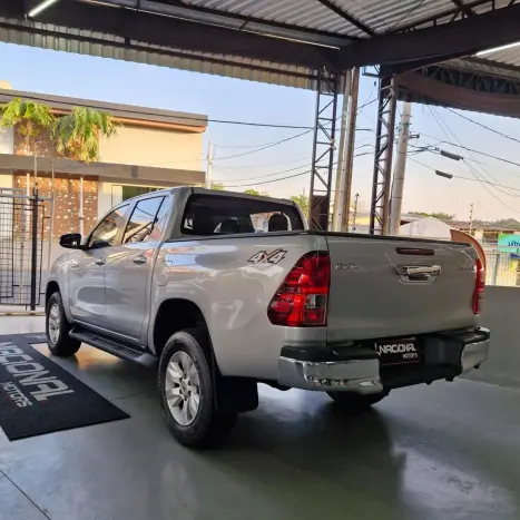 TOYOTA Hilux Caminhonete 2.8 16V 4P SR 4X4 DIESEL CABINE DUPLA AUTOMTICO, Foto 5