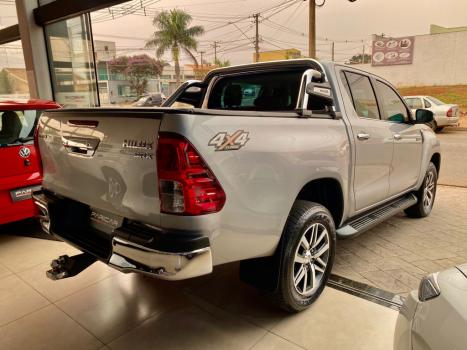 TOYOTA Hilux Caminhonete 2.8 16V SRX 4X4 TURBO DIESEL CABINE DUPLA AUTOMTICO, Foto 4