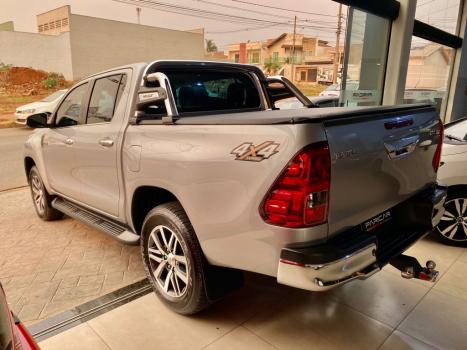 TOYOTA Hilux Caminhonete 2.8 16V SRX 4X4 TURBO DIESEL CABINE DUPLA AUTOMTICO, Foto 6