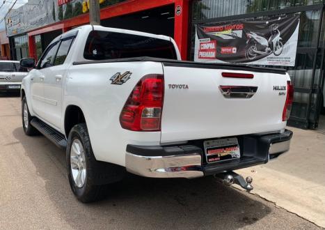 TOYOTA Hilux Caminhonete 2.7 16V 4P SRV FLEX CABINE DUPLA AUTOMTICO, Foto 3