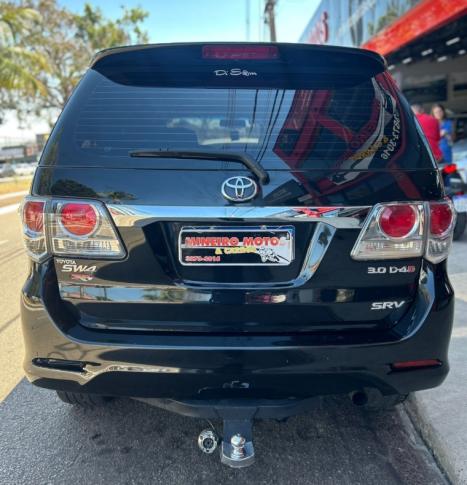 TOYOTA Hilux Caminhonete 3.0 4P 4X4 SRV TURBO DIESEL CABINE DUPLA AUTOMTICO, Foto 5