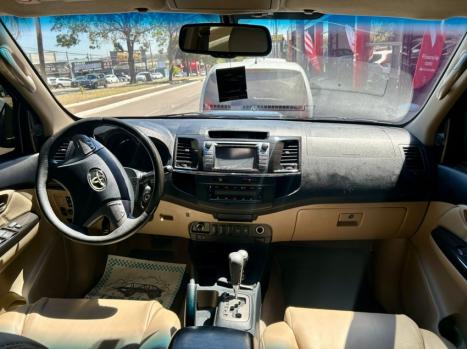 TOYOTA Hilux Caminhonete 3.0 4P 4X4 SRV TURBO DIESEL CABINE DUPLA AUTOMTICO, Foto 10