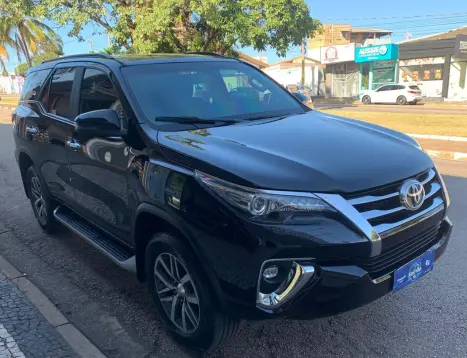 TOYOTA Hilux SW4 2.8 16V 4P SRX 4X4 7 LUGARES TURBO DIESEL AUTOMTICO, Foto 11