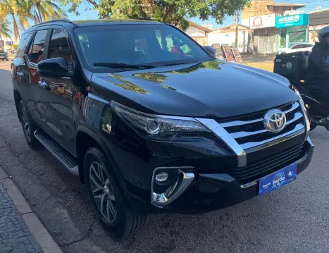TOYOTA Hilux SW4 2.8 16V 4P SRX 4X4 7 LUGARES TURBO DIESEL AUTOMTICO, Foto 14