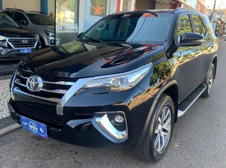TOYOTA Hilux SW4 2.8 16V 4P SRX 4X4 7 LUGARES TURBO DIESEL AUTOMTICO, Foto 15