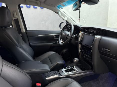 TOYOTA Hilux SW4 2.8 16V 4P SRX 4X4 7 LUGARES TURBO DIESEL AUTOMTICO, Foto 10