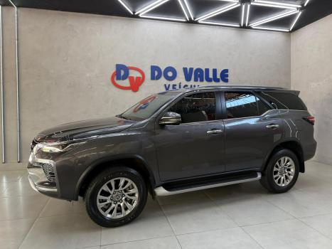 TOYOTA Hilux SW4 2.8 16V 4P SRX 4X4 7 LUGARES TURBO DIESEL AUTOMTICO, Foto 11