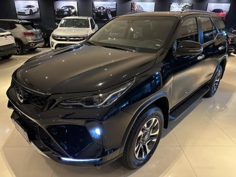 TOYOTA Hilux SW4 2.8 16V 4P SRX PLATINUM 4X4 7 LUGARES TURBO DIESEL AUTOMTICO, Foto 1