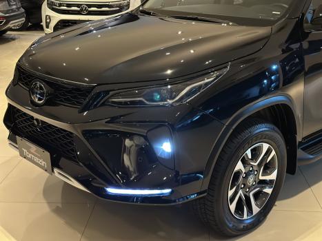 TOYOTA Hilux SW4 2.8 16V 4P SRX PLATINUM 4X4 7 LUGARES TURBO DIESEL AUTOMTICO, Foto 2