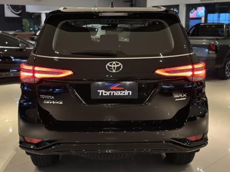 TOYOTA Hilux SW4 2.8 16V 4P SRX PLATINUM 4X4 7 LUGARES TURBO DIESEL AUTOMTICO, Foto 7