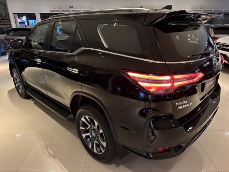 TOYOTA Hilux SW4 2.8 16V 4P SRX PLATINUM 4X4 7 LUGARES TURBO DIESEL AUTOMTICO, Foto 8