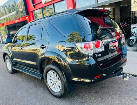 TOYOTA Hilux SW4 3.0 16V 4P SRV 4X4 7 LUGARES TURBO DIESEL AUTOMTICO, Foto 4