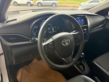 TOYOTA Yaris Sedan 1.5 16V 4P FLEX XS MULTIDRIVE AUTOMTICO CVT, Foto 7