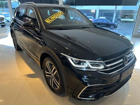 VOLKSWAGEN Tiguan 2.0 16V 4P TSI 300 TURBO R-LINE AUTOMTICO, Foto 6