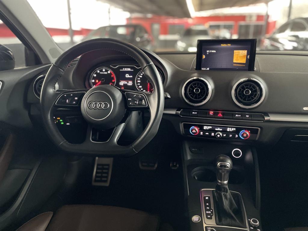 AUDI A3 Sedan - Foto