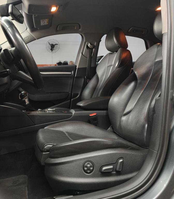 AUDI A3 Sedan - Foto