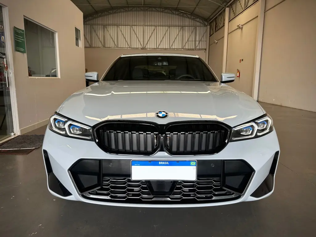 BMW 320I - Foto