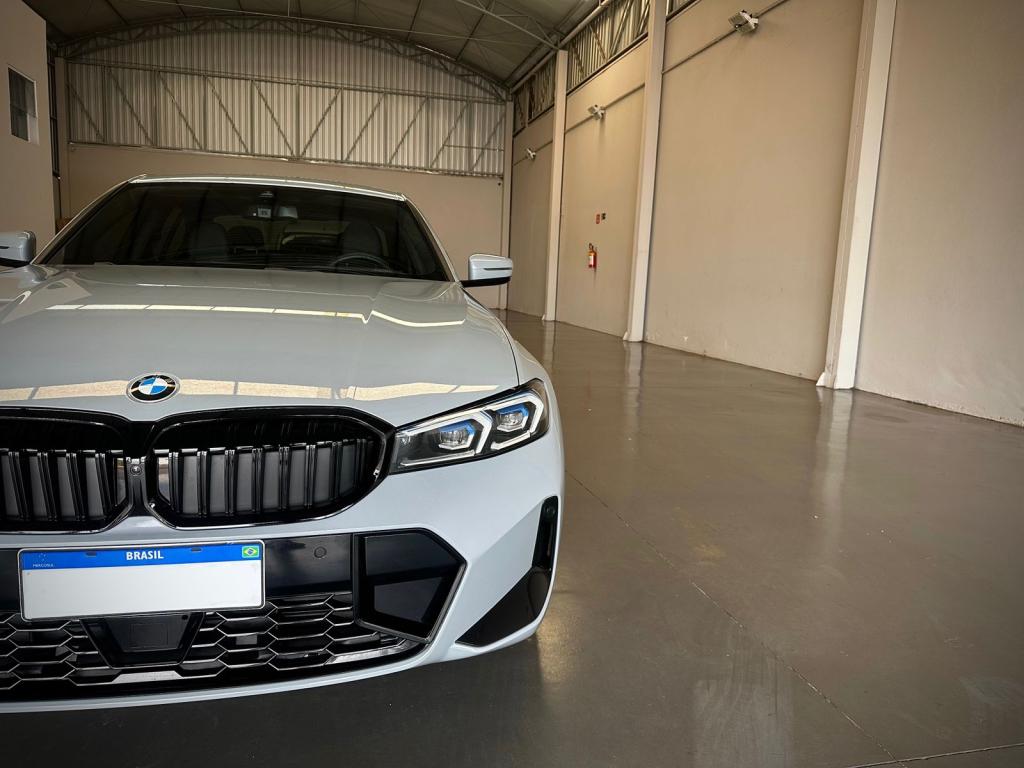 BMW 320I - Foto