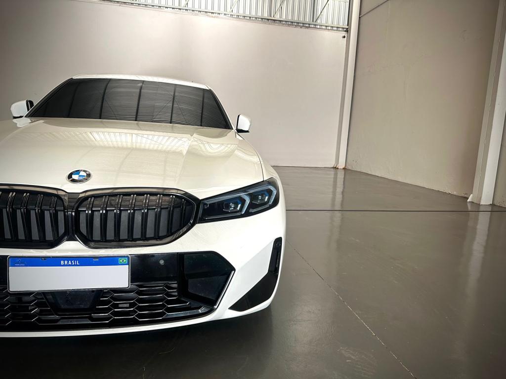 BMW 320I - Foto