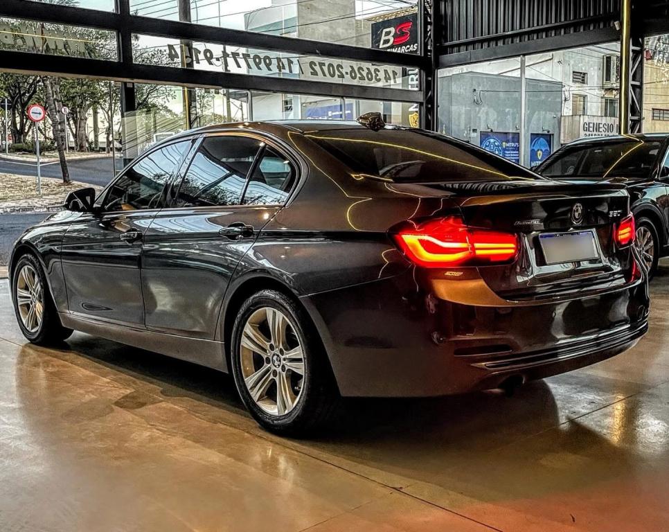 BMW 320I - Foto