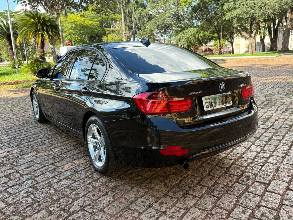 BMW 320I - Foto