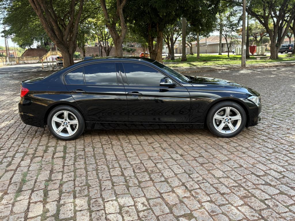 BMW 320I - Foto