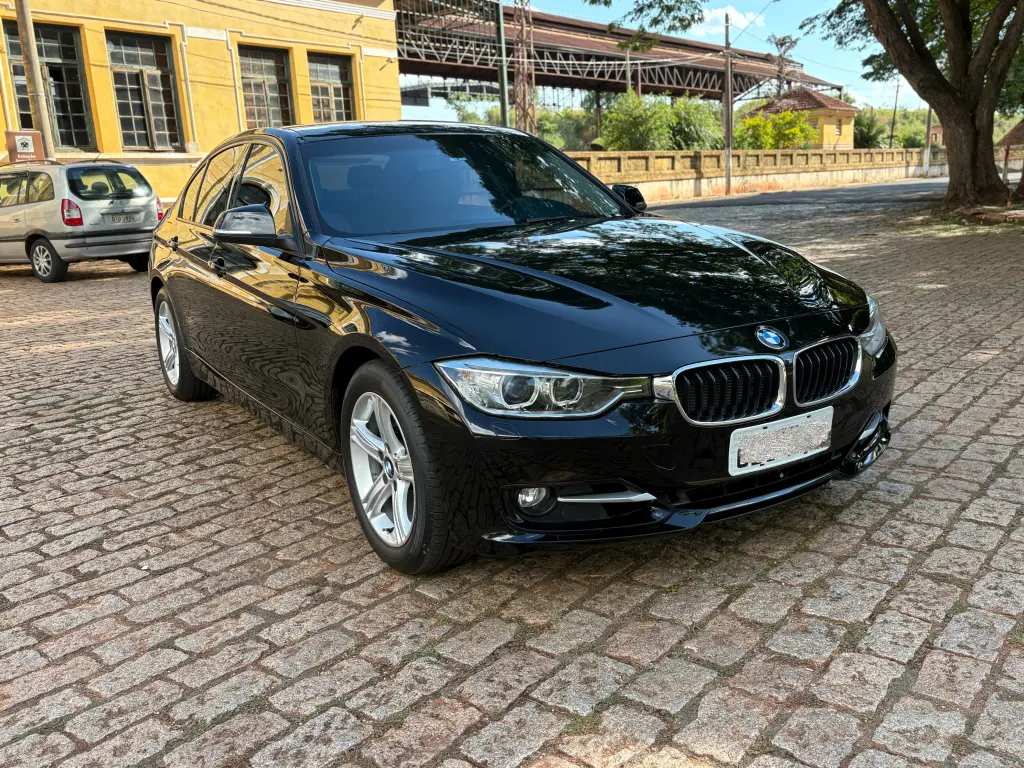 BMW 320I - Foto