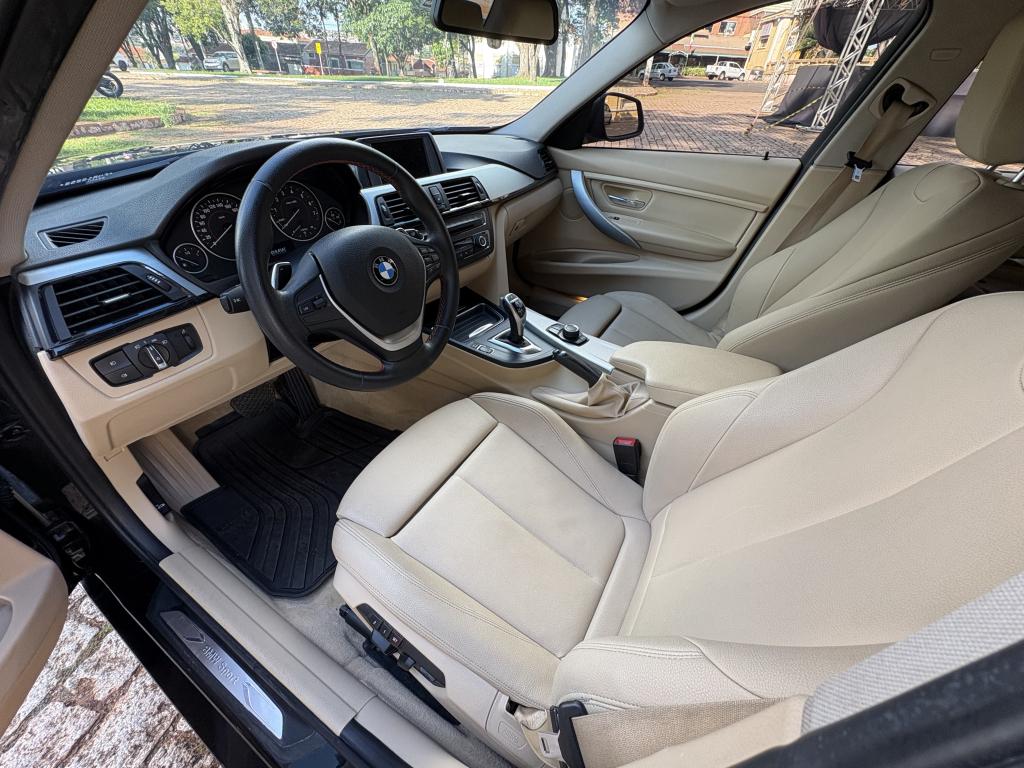 BMW 320I - Foto