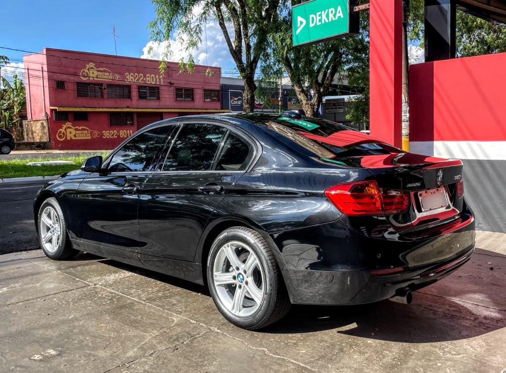 BMW 320I - Foto