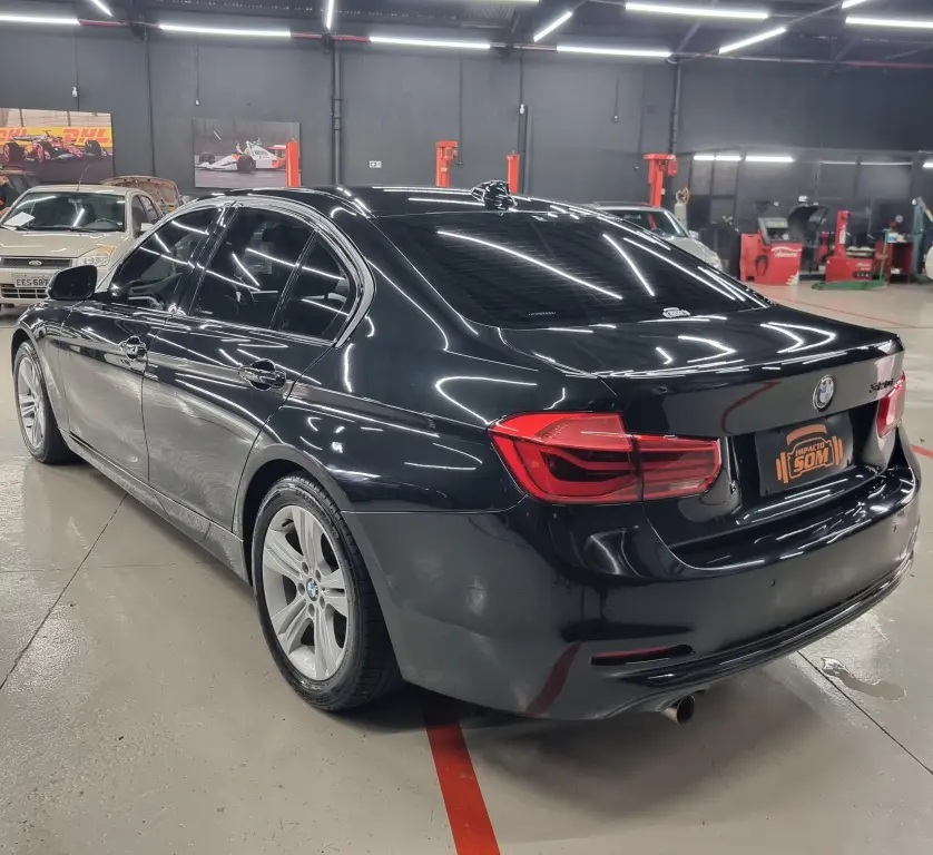 BMW 320I - Foto