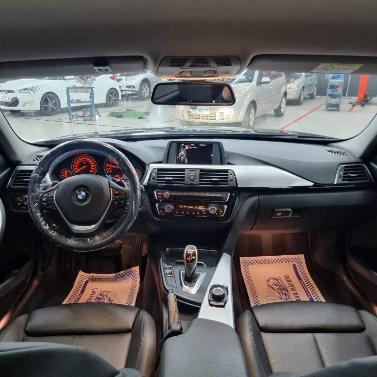 BMW 320I - Foto